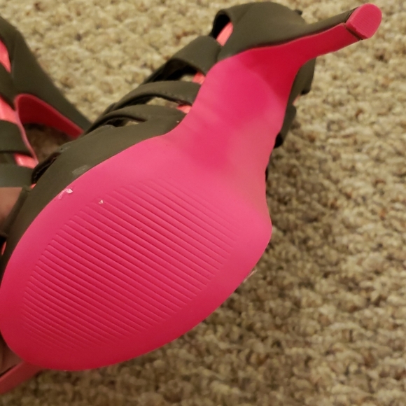 Shoes - Picture 3 of 3